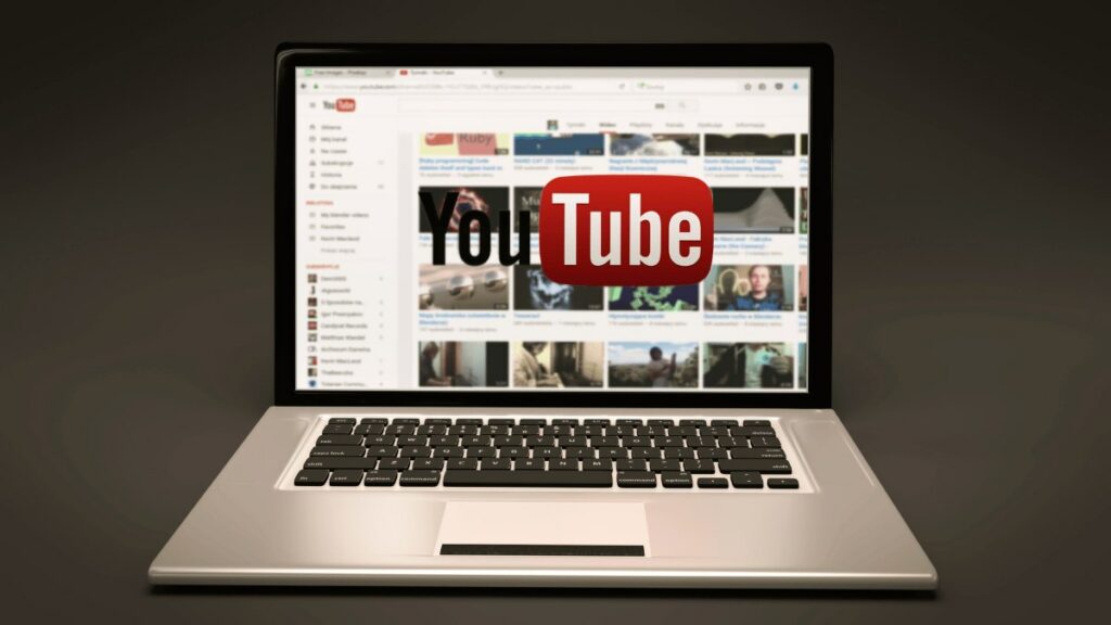 tab cộng đồng youtube